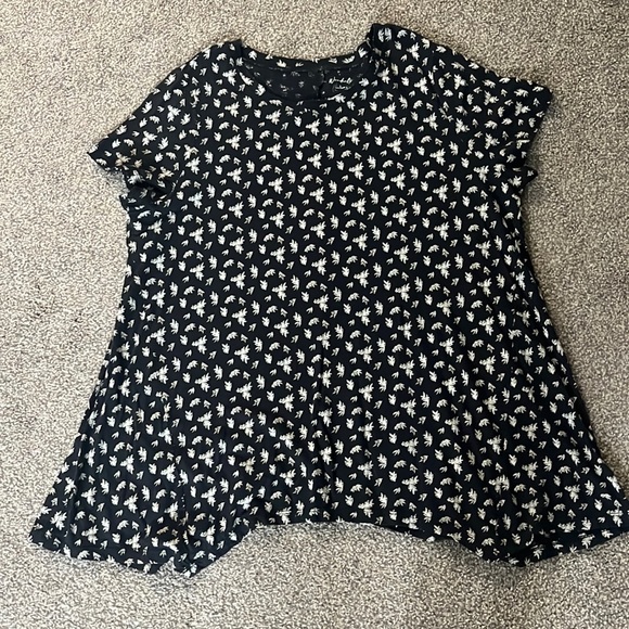 Wonderly Asymmetrical Top Size L - Picture 1 of 6